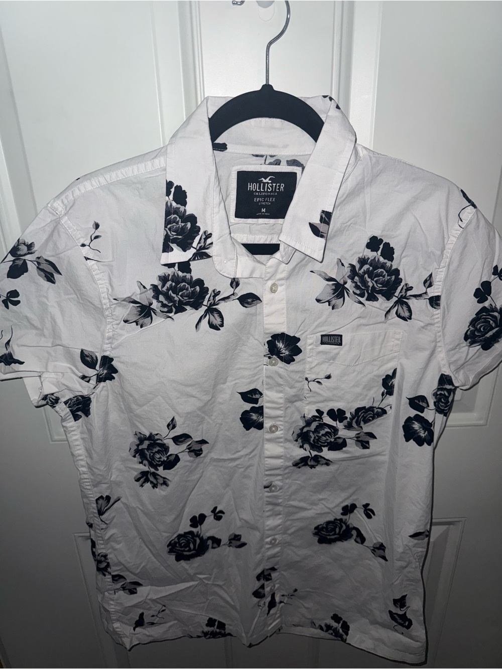 Hollister White Short-Sleeve Button-Down Shirt with Black Floral Print